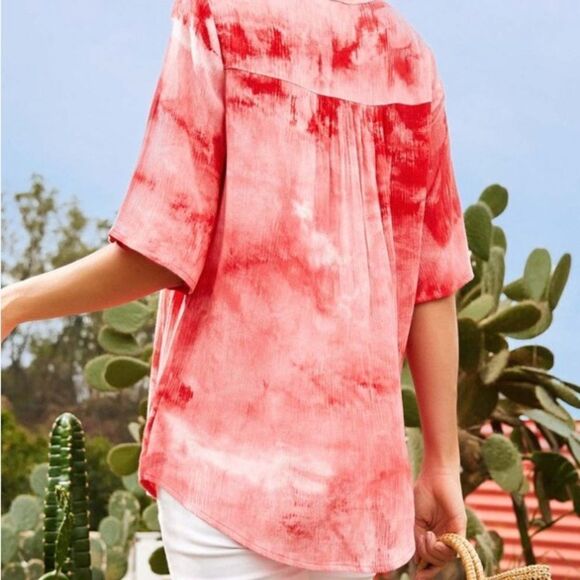 🆕 Suzanne Betro Tie Dye Tie Neck Smocked Tunic Blouse - Picture 3 of 9